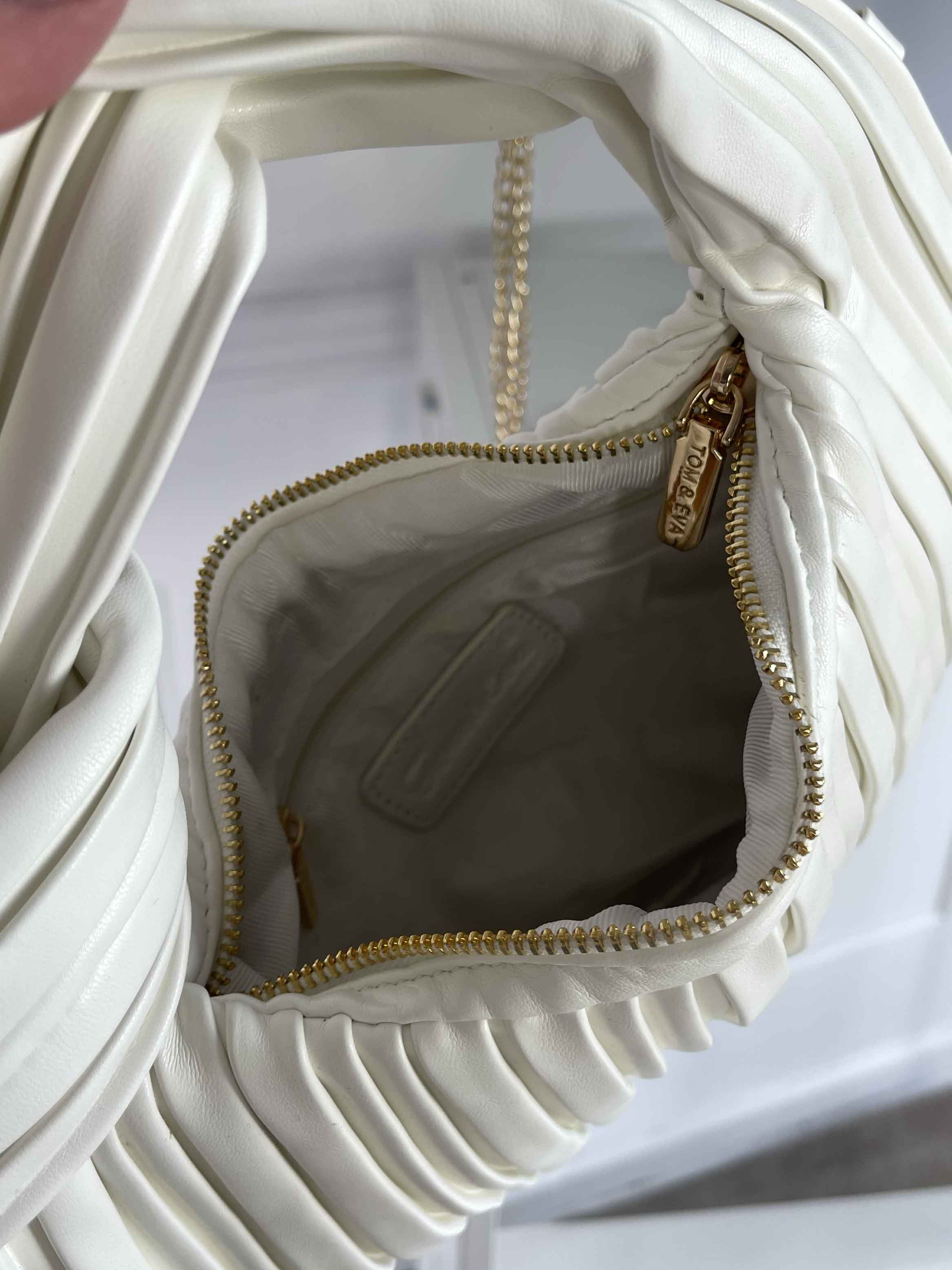 Holly - Lille håndtaske med knude og guldkæde